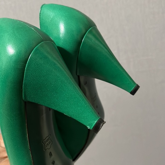 ⭐️Bruno Magli Green Leather With Gold Accent Heels Sz-6 B - Picture 9 of 10